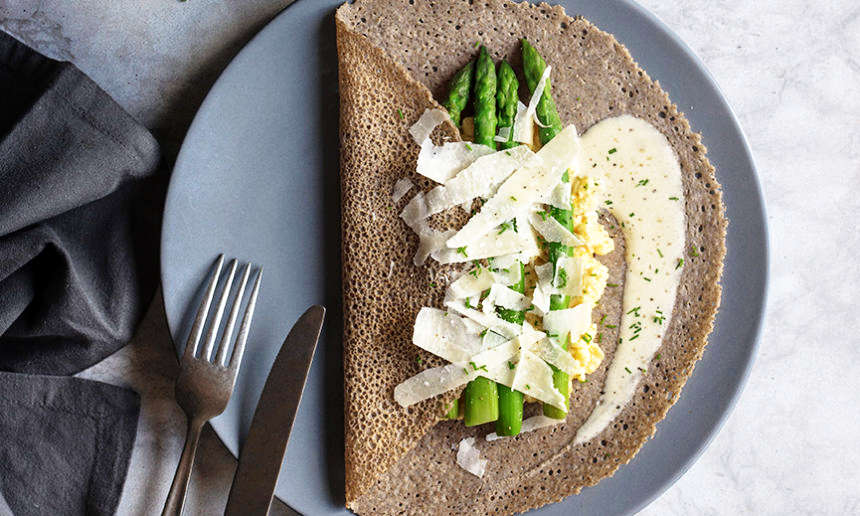 Agathe Willay - Food for Soul Nutrition - Nutritionniste et Nutrithérapeute holistique agréée ASCA et RME - Genève (Champel) et Pays de Gex - Galette sarrasin asperges parmesan